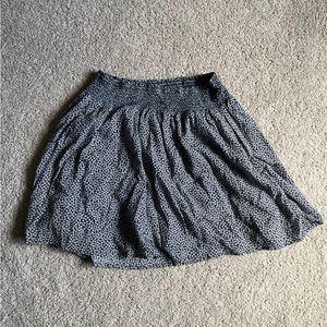 Old Navy Spring/Summer skirt. Size Medium. Floral print